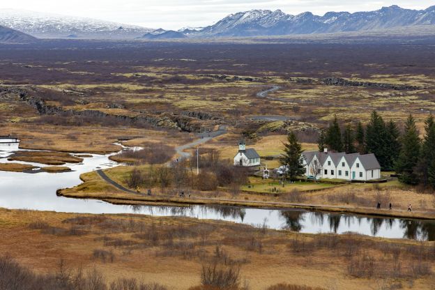 Thinkgvellir hike viewpoint to church